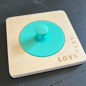 Lovevery Peekaboo Puzzle Montessori